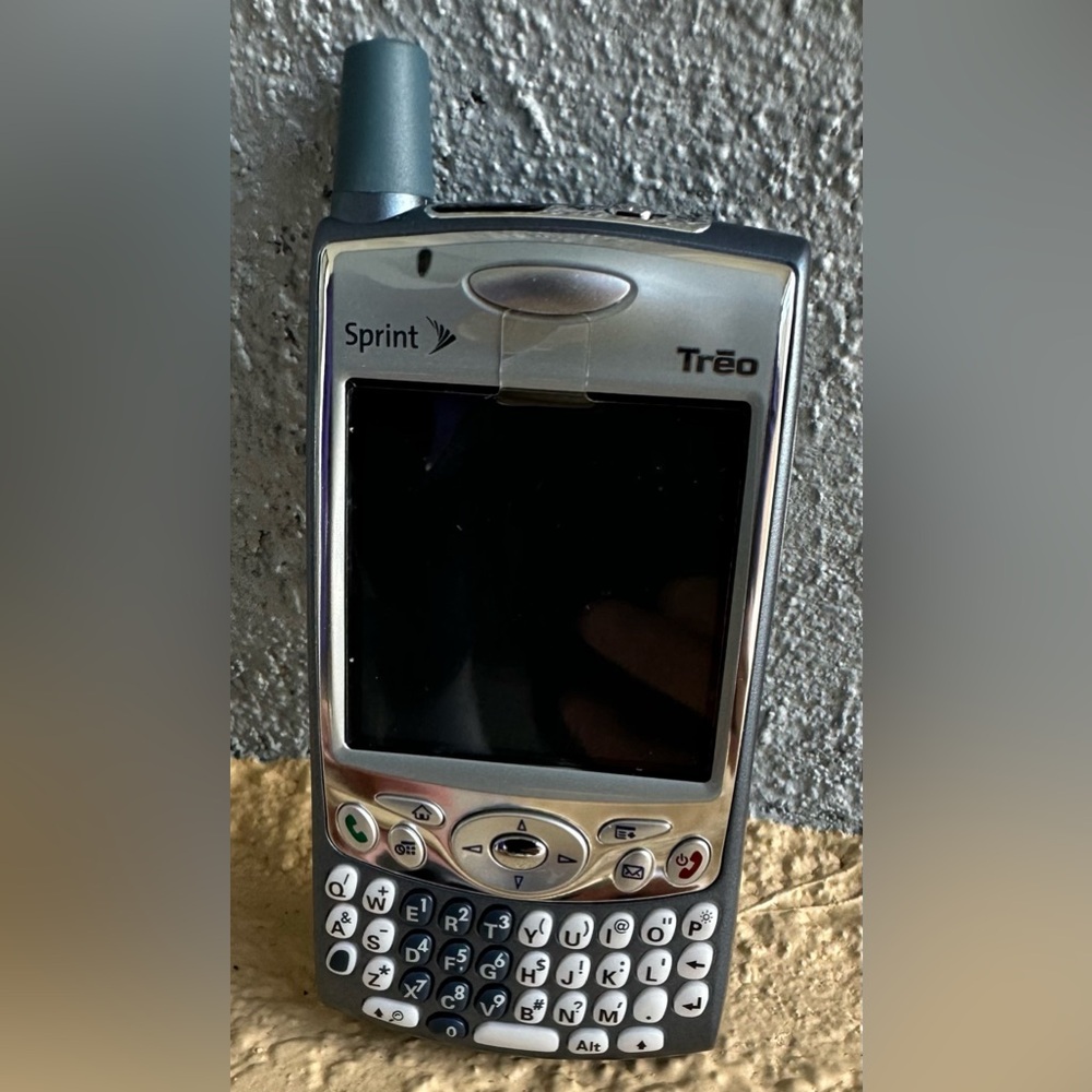 Sprint Palm Treo 650 Cell Phone Brand New in Box